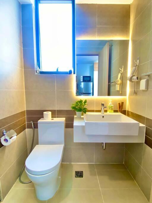 Căn hộ Rivergate - High Floor Free Pool, Esim For Over 5 Nights TP. Hồ Chí Minh